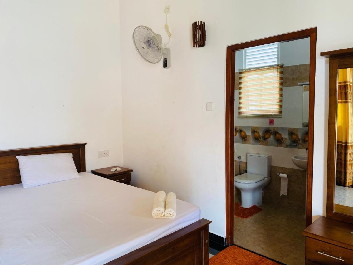 The Kingslayer Resort Νεγκόμπο Εξωτερικό φωτογραφία