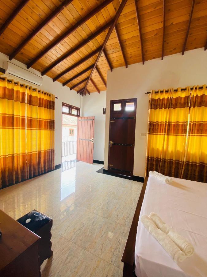 The Kingslayer Resort Νεγκόμπο Εξωτερικό φωτογραφία