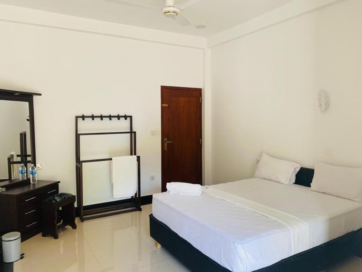 The Kingslayer Resort Νεγκόμπο Εξωτερικό φωτογραφία